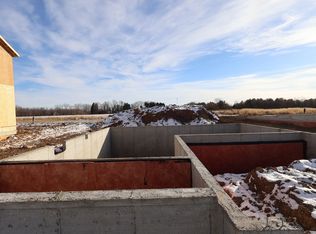 310 Warbler Cir, Galena, OH 43021