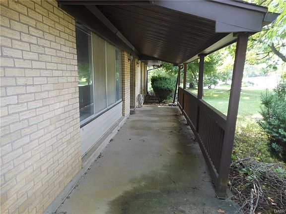 3rd image of 2356 Lakeview Dr