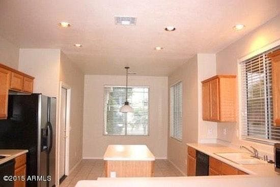 5th image of 1332 W Thompson Way