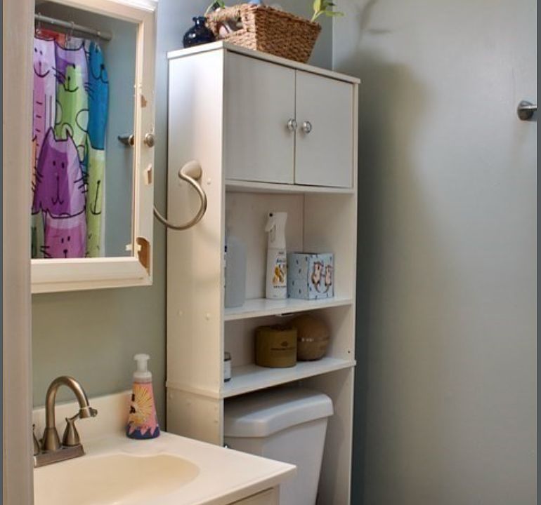 Full Bathroom with a Shower/tub.