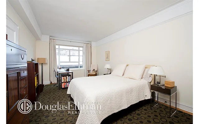 Rented by Douglas Elliman | media 19