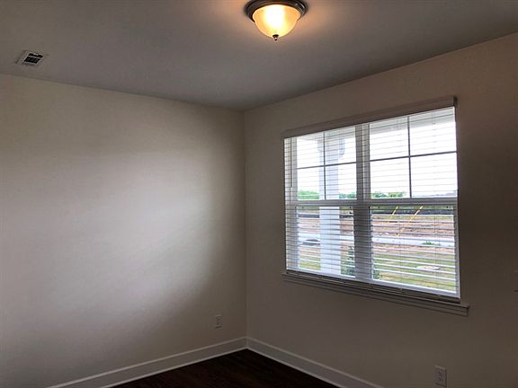 5th image of 5105 Gage Ct