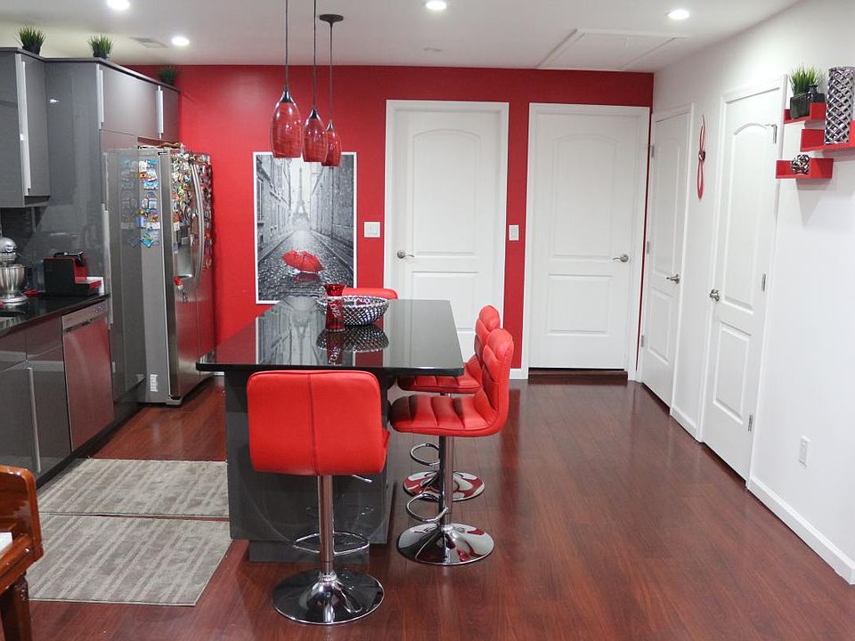 Kitchen with island