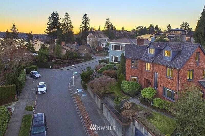 1st image of 4105 55th Ave NE