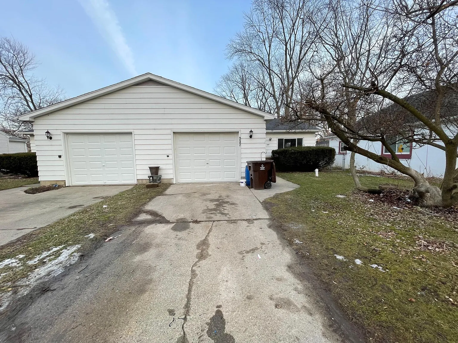 337 S Alger St — Photo 4