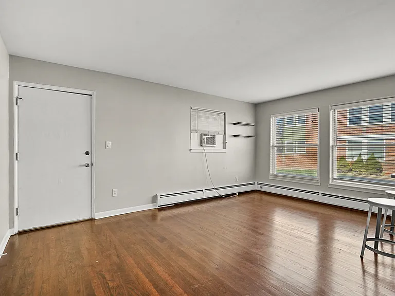 721 N Stephenson Hwy #105 — Photo 2