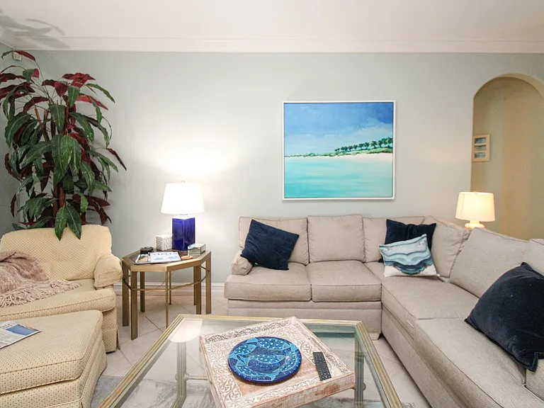817 Carrick Bend Cir #101 — Photo 26
