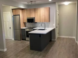 22B Banff Ct E #22B, Devon, AB