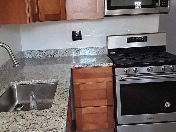4th image of 4329 W Shakespeare Ave