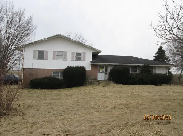 11408 Cunningham Rd, Winnebago, IL 61088