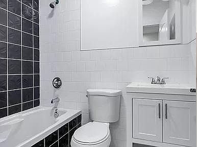 2nd image of 928 E 224th St #2B