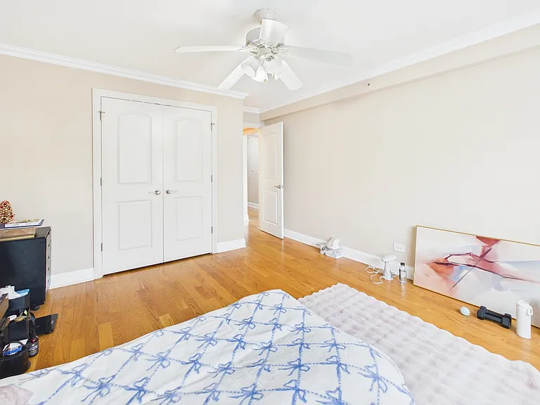 2210 S Goebbert Rd #226 — Photo 19