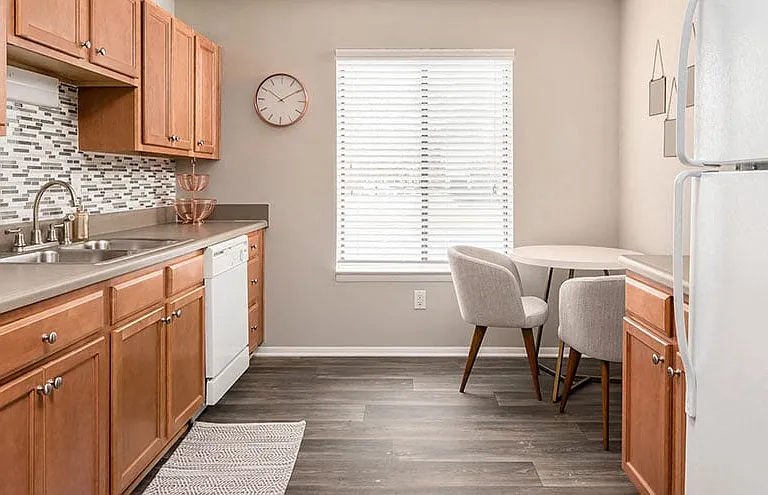 Tuckahoe Creek Apartments — Photo 6
