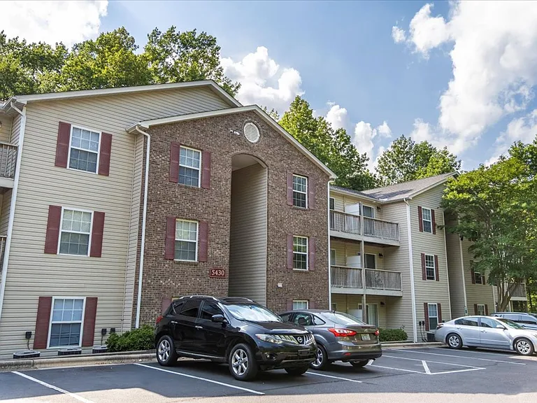 Stoney Ridge Luxury Apartments — Photo 13