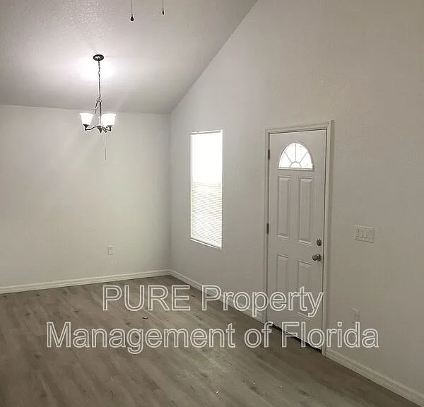 13367 SE 38th Ct — Photo 2