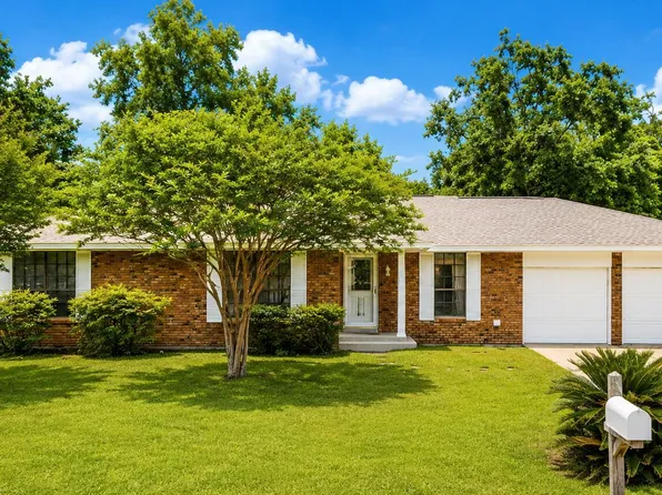 108 Shore Dr, Long Beach, MS 39560