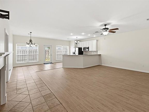 4th image of 221 Libra Ave #B