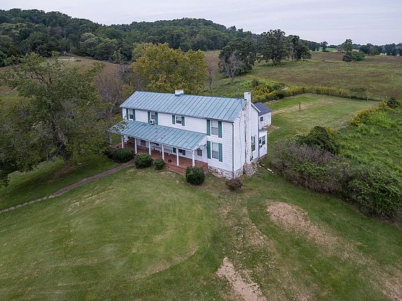 5th image of 388 Love Field Ln
