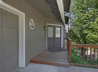 952 Summit Blvd, Springfield, OR 97477