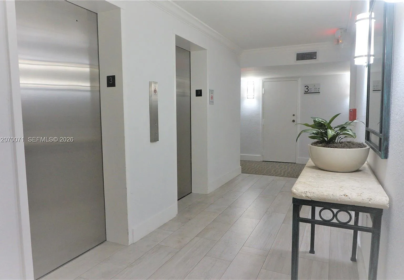 Cape Florida Club Condo P — Photo 4