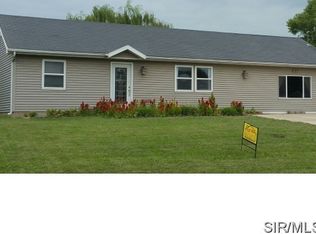 837 Sunset Dr, Vandalia, IL 62471