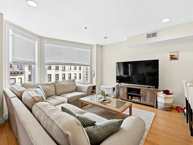 404 Monroe St #5 — Photo 5