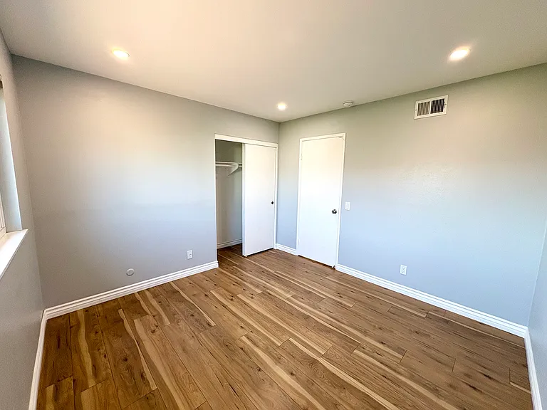 9256 Crocus Ave — Photo 21