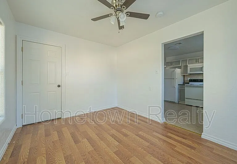 1407 NW Logan Ave — Photo 11