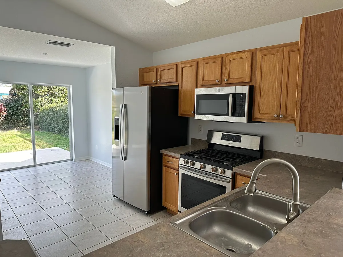 Building Photo - 6010 Skylarkcrest Dr