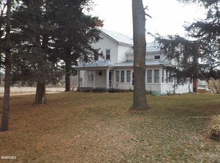 9299 E Parker Rd, Stockton, IL 61085