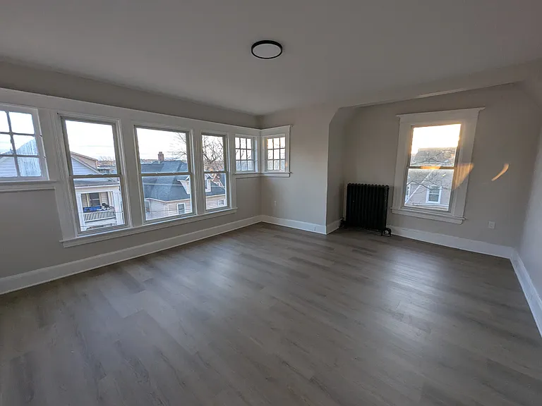 184 Buckingham St #2 — Photo 3