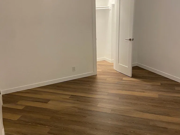 5447 Russell Ave #17 — Photo 9