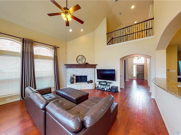 5th image of 4904 Devon Dr