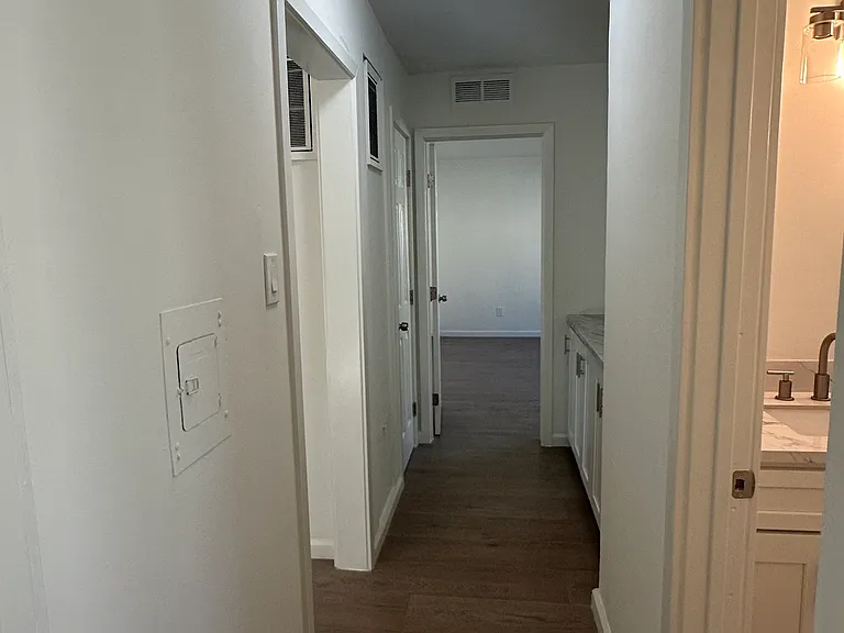 1724 Barry Ave #5 — Photo 11