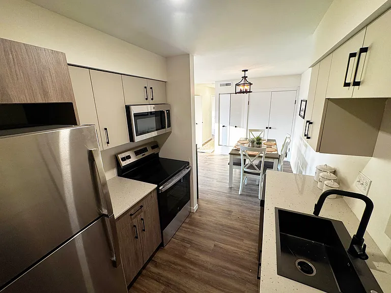 Maison Hills Community — Photo 24