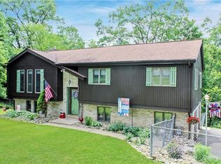 390 Eyth Rd, Butler, PA 16002