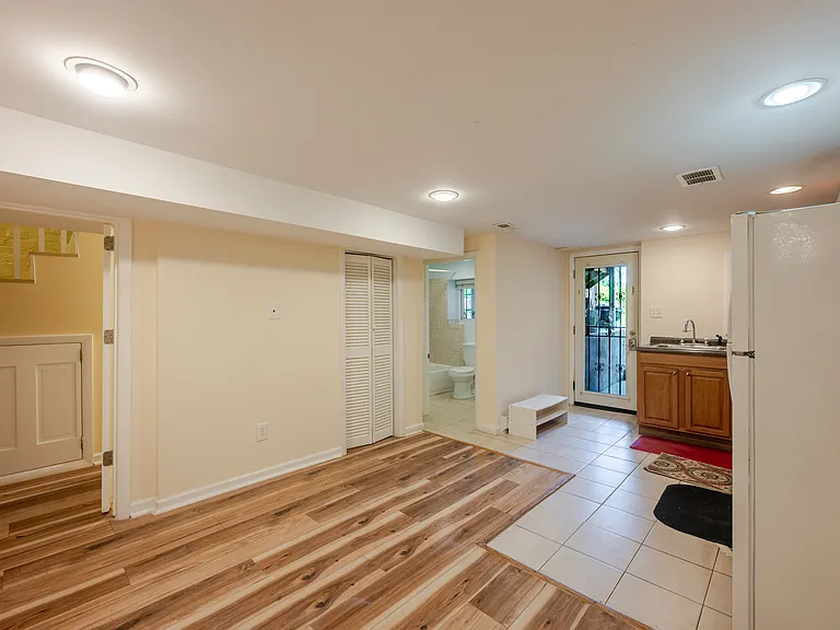 1234 E St NE — Photo 3