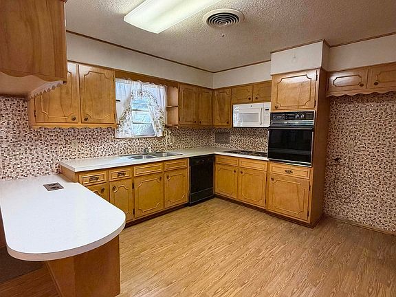 5th image of 1729 E Highland Dr