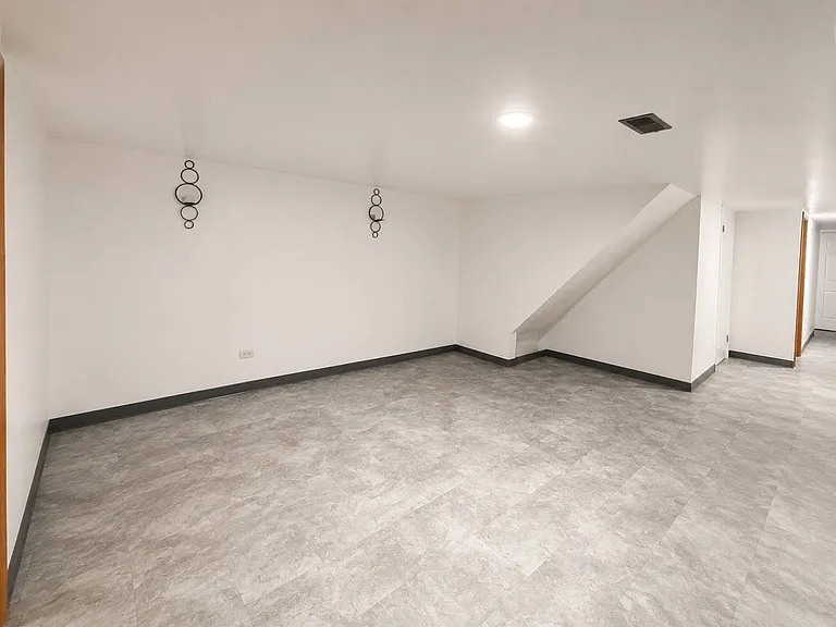 3402 S Leavitt St — Photo 3