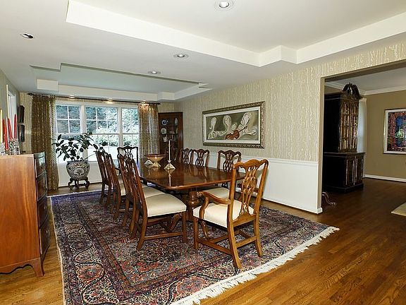 5th image of 4904 Jasmine Dr
