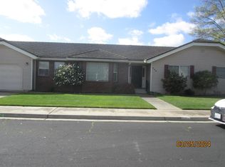 300 Riviera Way, Turlock, CA 95382