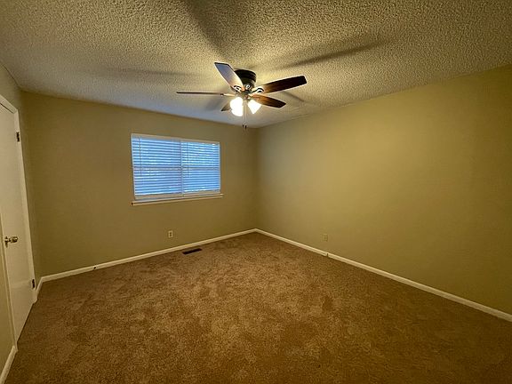 2nd image of 8 Westbrook Cir Unit A-1