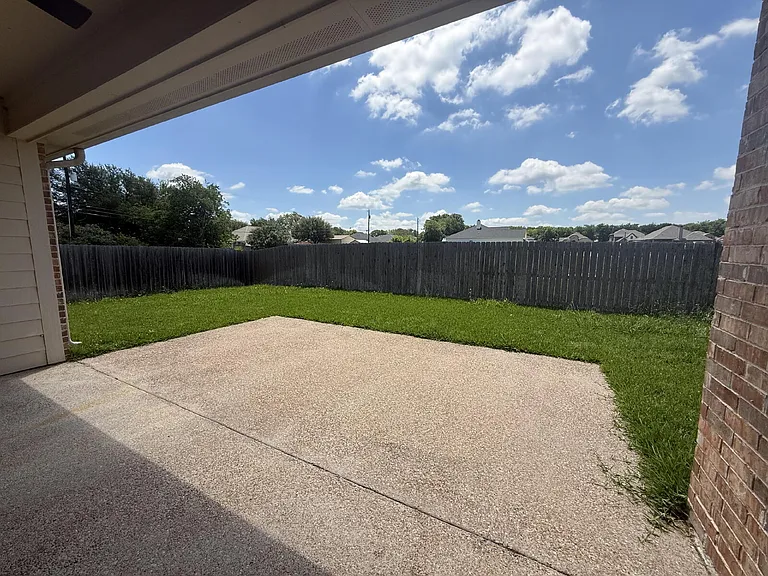 9804 Houston Dr — Photo 35