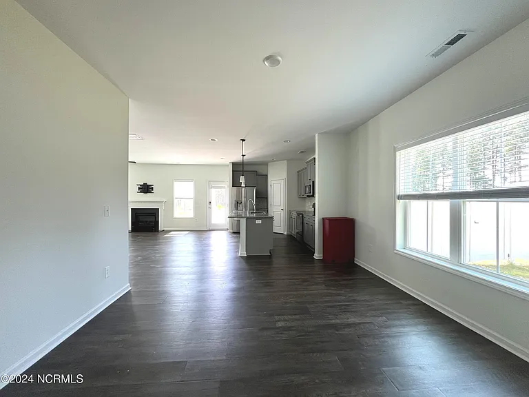 885 Carolina Rd — Photo 3