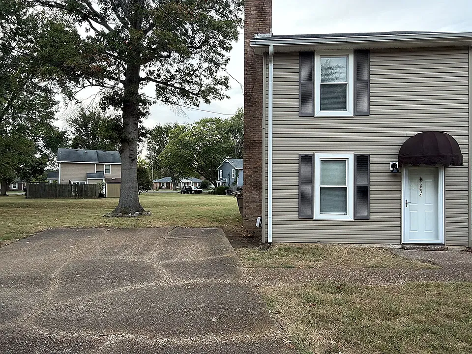 2434 Robbie Ct