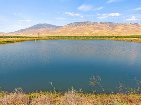 Tejon Hwy, Arvin, CA 93203