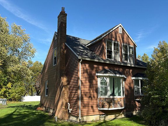 3rd image of 9736D Lake Shore Rd
