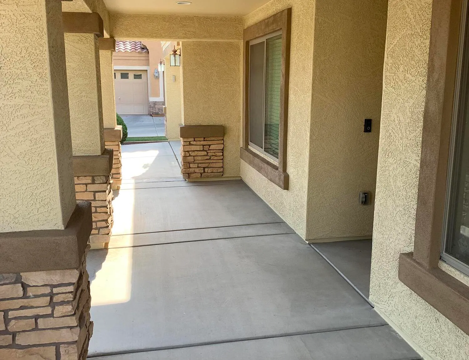 4 bed, 2.0 bath, 2261 sqft, $2,850 — Photo 4