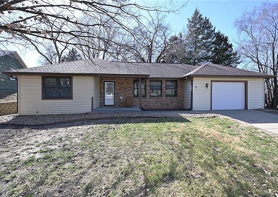 1st image of 5 Carmack Dr