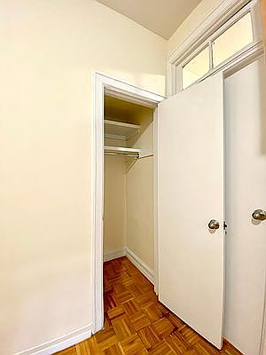 4th image of 520 E 79th St APT 5b